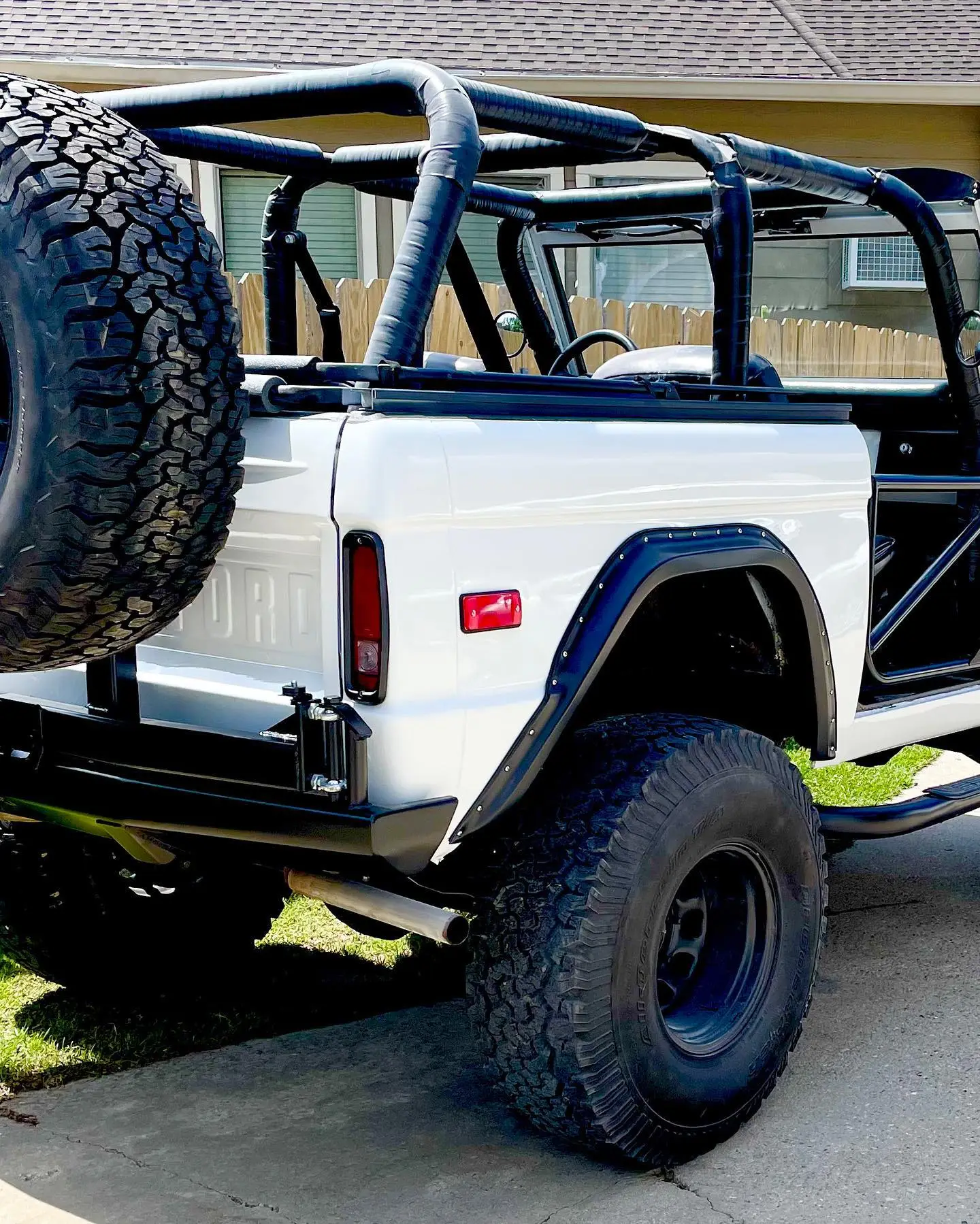 karport kustoms white bronco